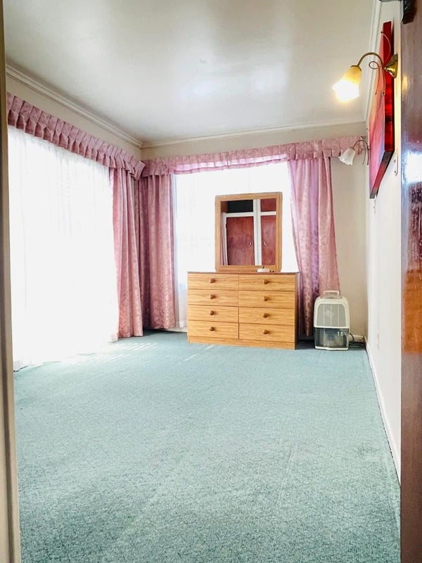 31 Te Atatu Road, Te Atatu South, Auckland - Carousel 2