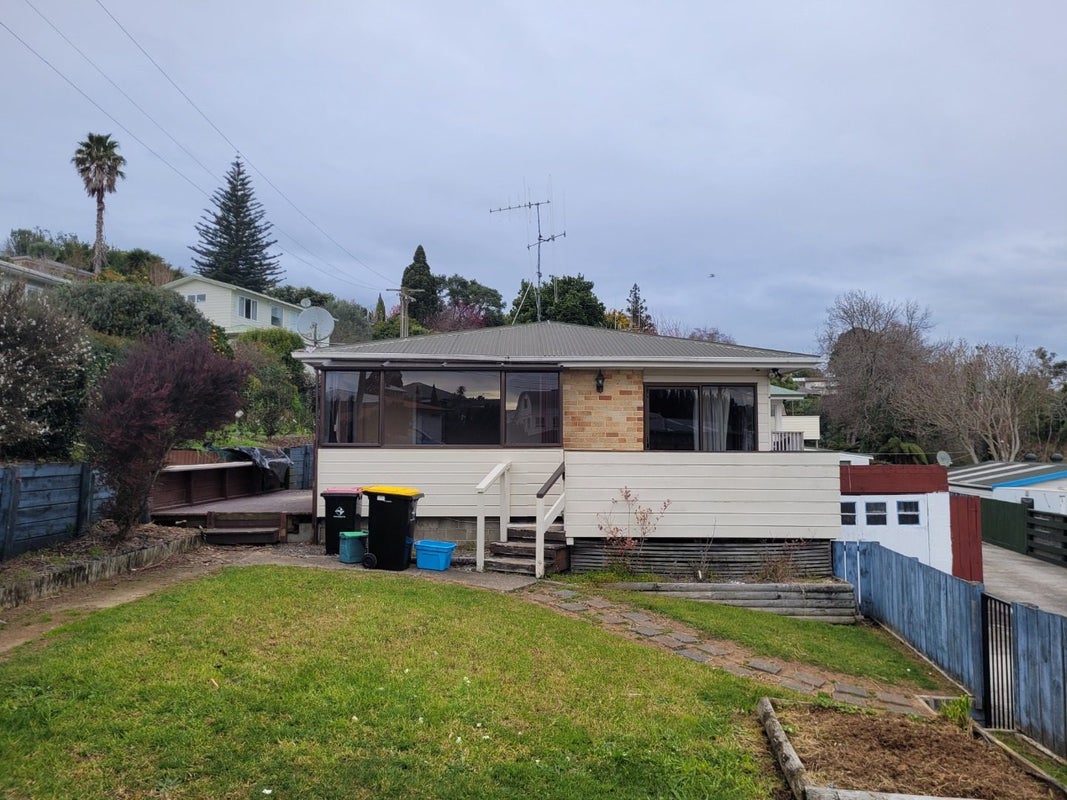 24A Humber Crescent, Gate Pa, Tauranga - Carousel 1