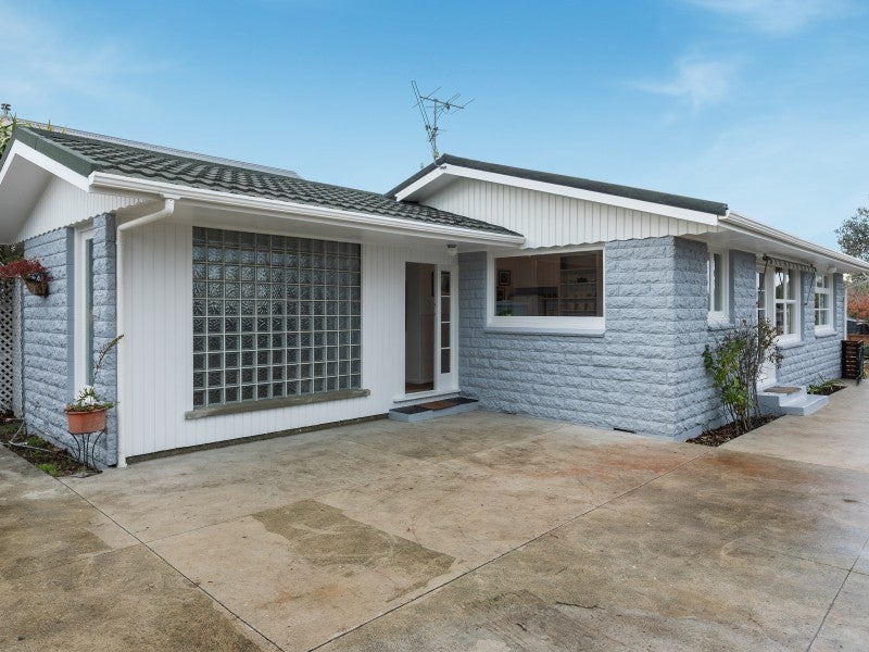 23 Larnach Street, Waimairi Beach, Christchurch - Carousel 1