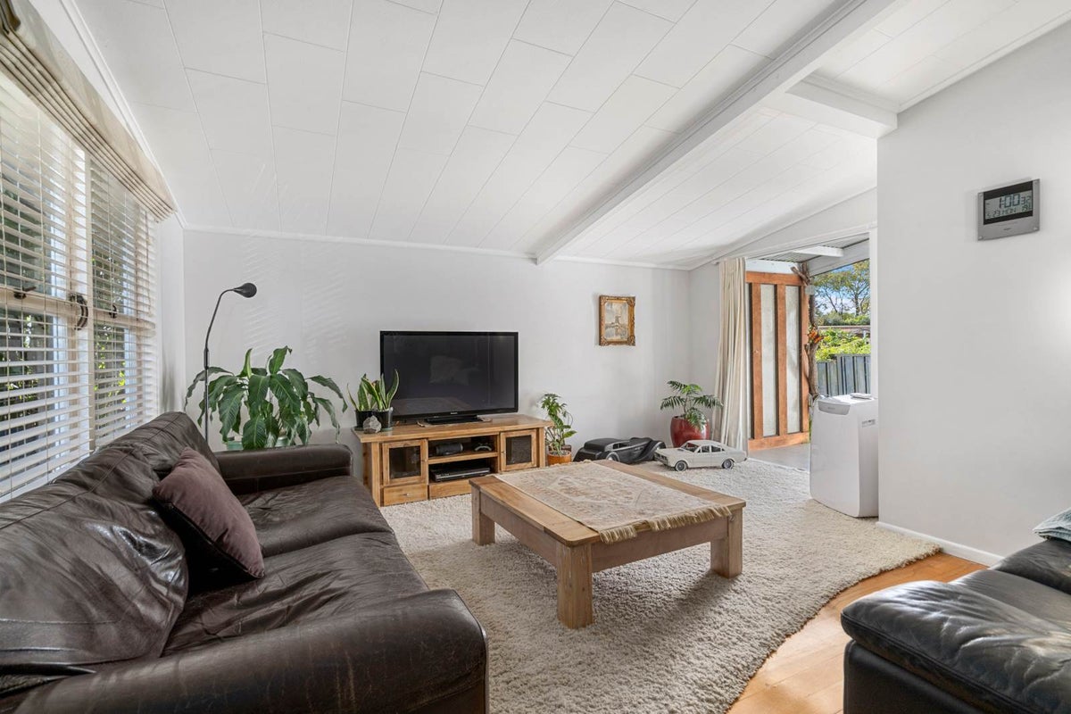 69 Kay Drive, Blockhouse Bay, Auckland - Carousel 2
