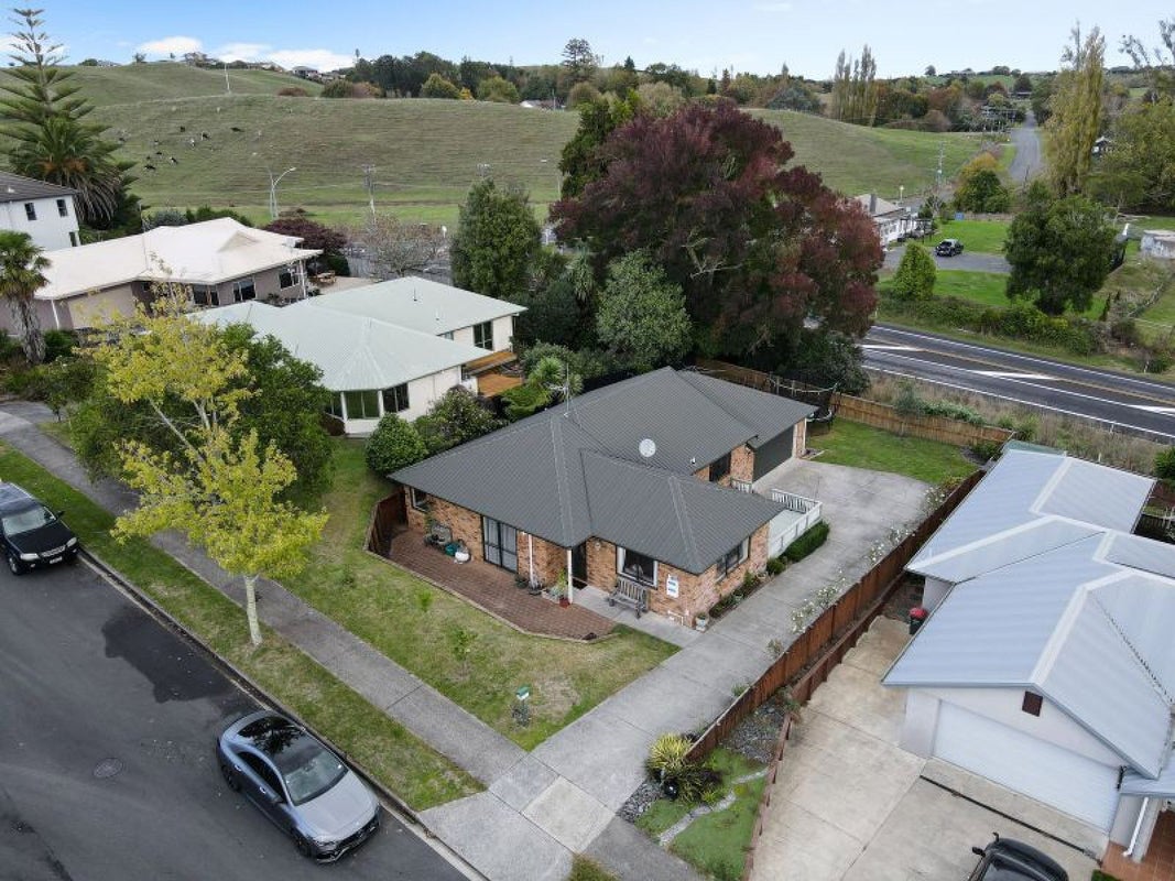 24 Palm Grove Drive, Western Heights, Hamilton - Carousel 3