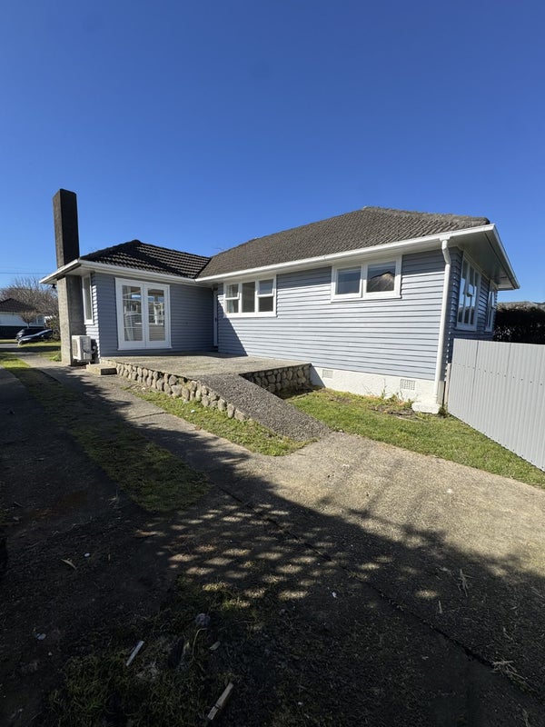 35 Clyma Street, Elderslea, Upper Hutt - Carousel 2