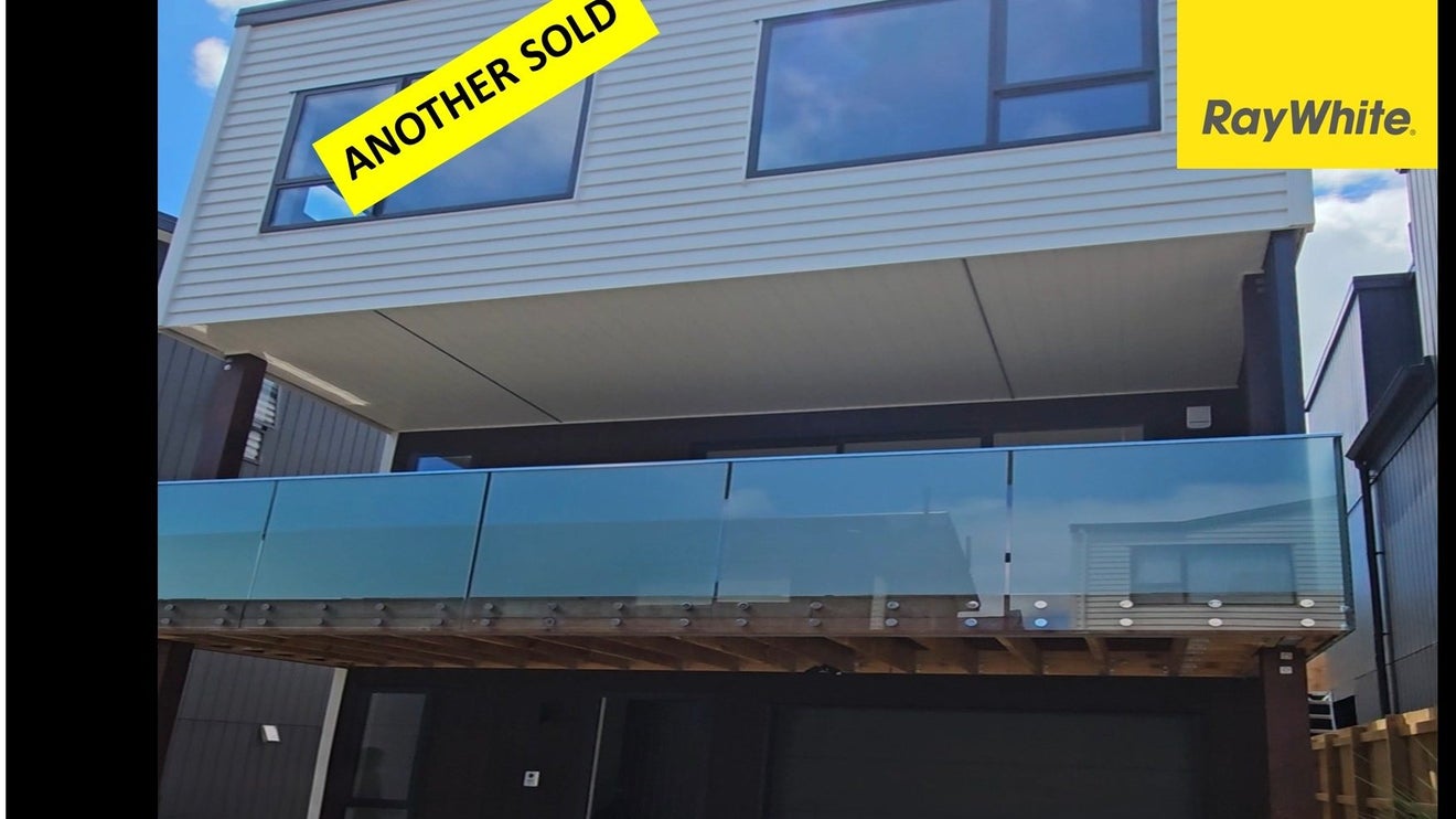 3/36 William Souter Street, Forrest Hill, Auckland - Carousel 1
