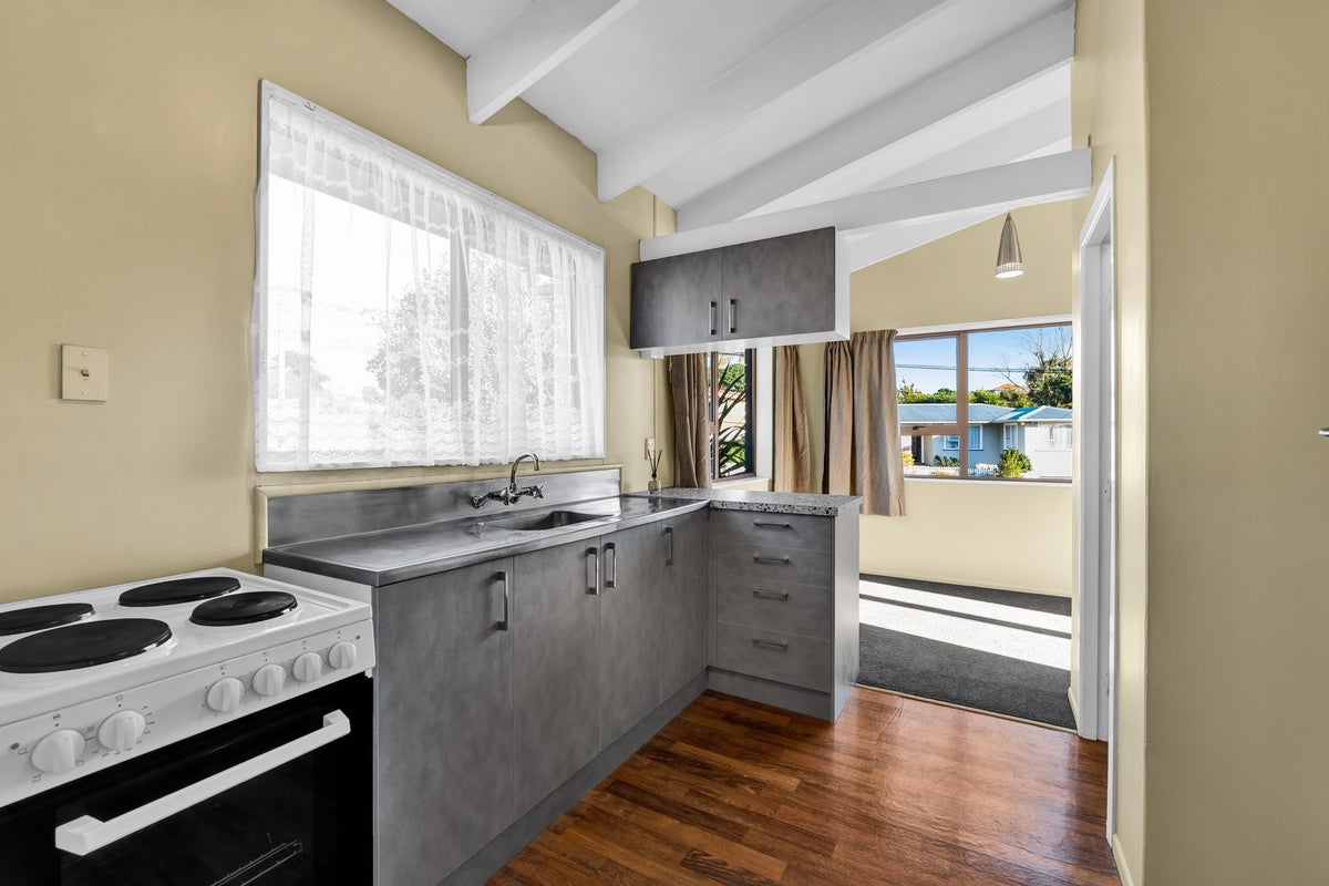 92 David Street, Lynmouth, New Plymouth - Carousel 2