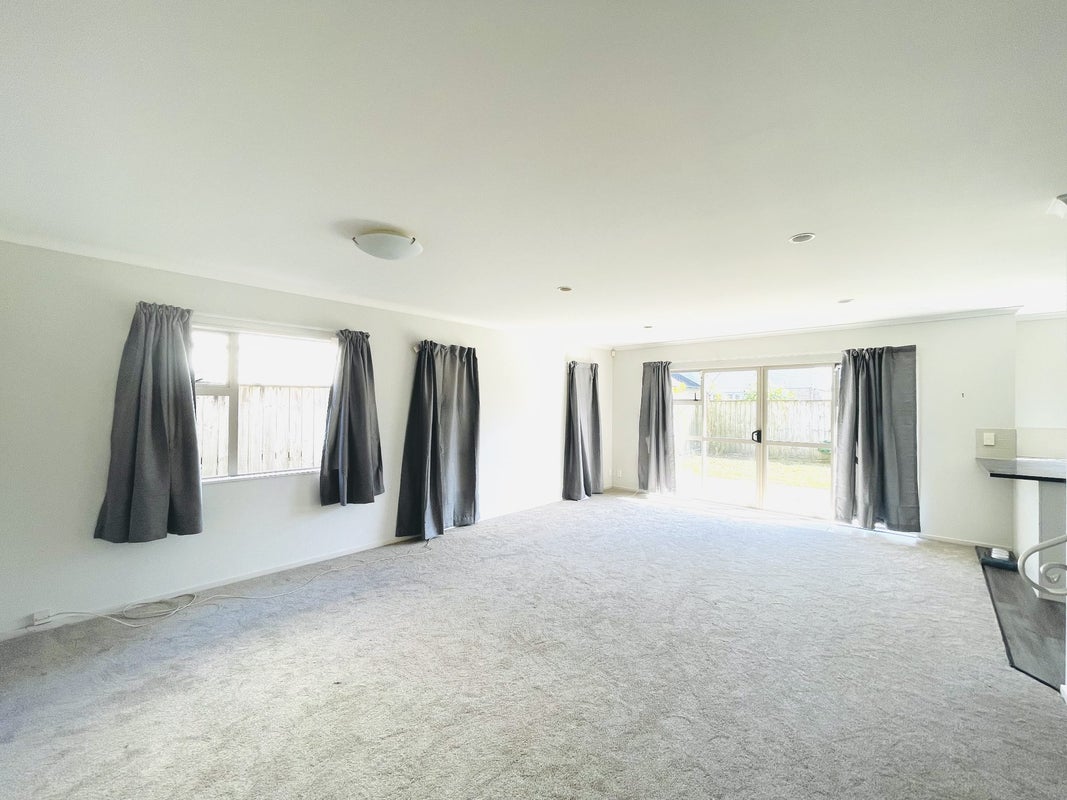 3 Dione Place, Flat Bush, Auckland - Carousel 2