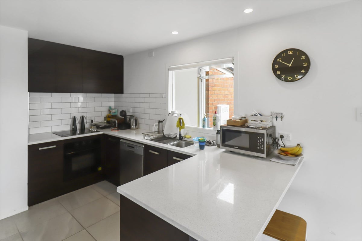 32 Myers Road, Manurewa East, Auckland - Carousel 2