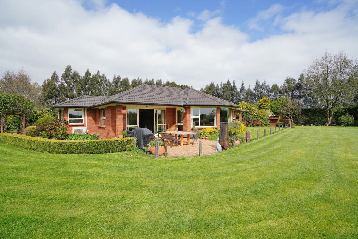 420 Mcivor Road, Myross Bush - Carousel 2