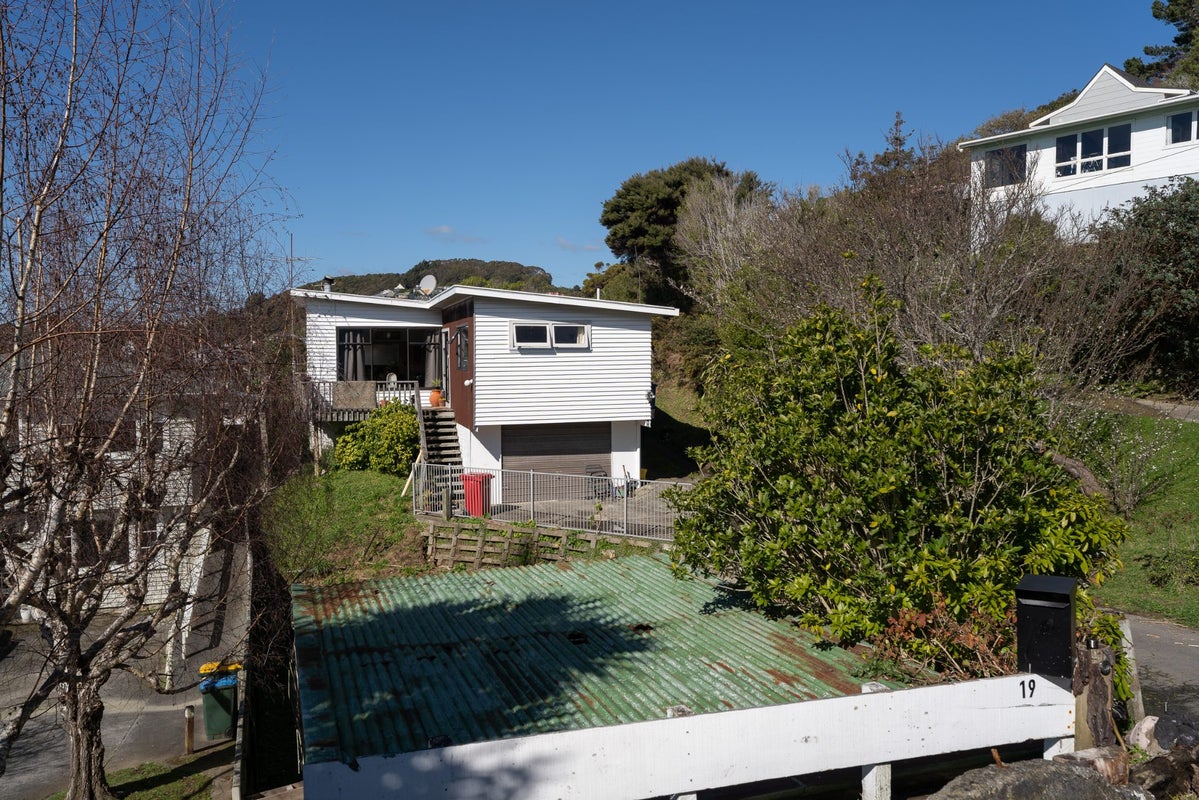 19 Bayview Road, Paremata, Porirua - Carousel 29