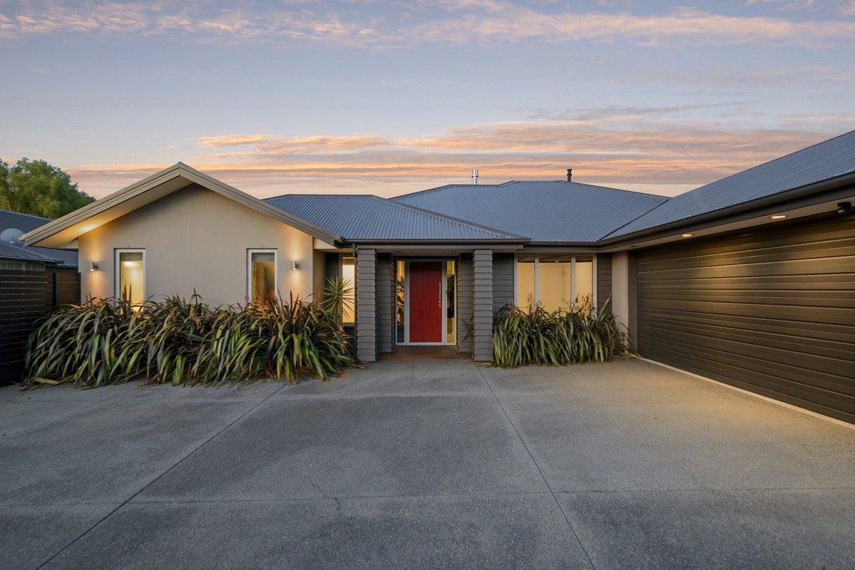 25 Holbrook Way, Westmorland, Christchurch - Carousel 2