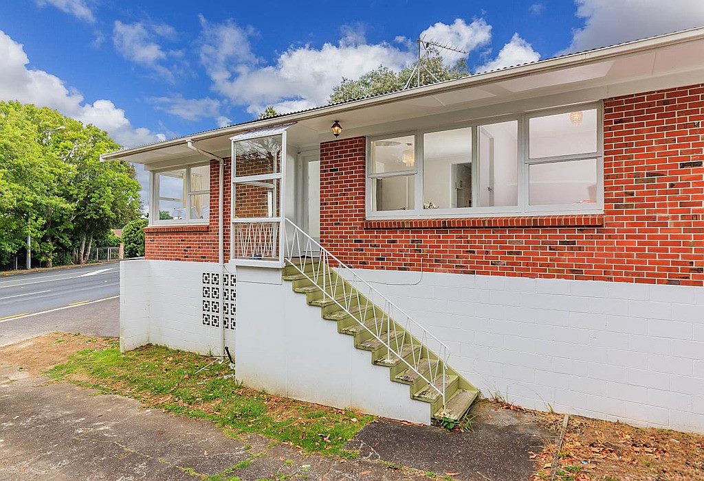 1/1523 Great North Road, Waterview, Auckland - Carousel 1
