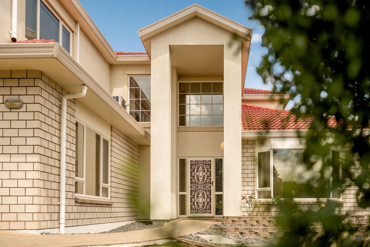86 Moyrus Crescent, East Tamaki Heights, Auckland - Carousel 2