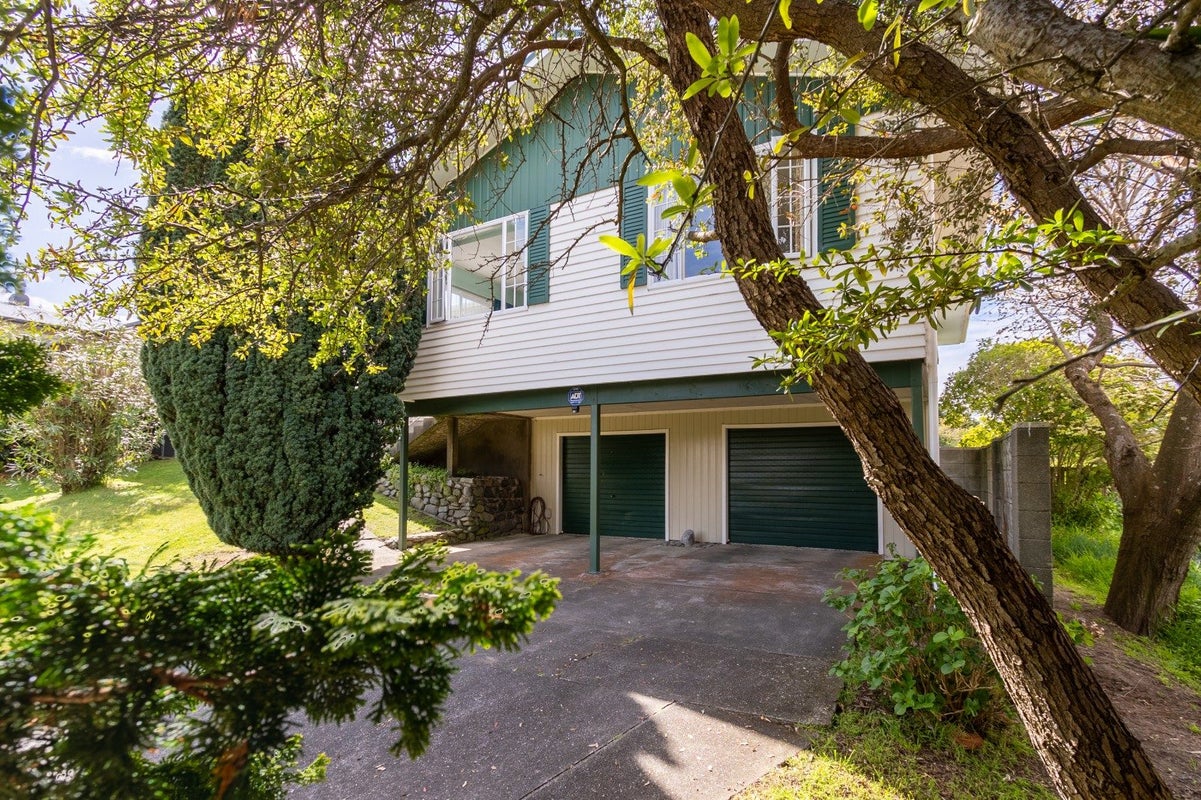 32 Tui Road, Raumati Beach, Paraparaumu - Carousel 1