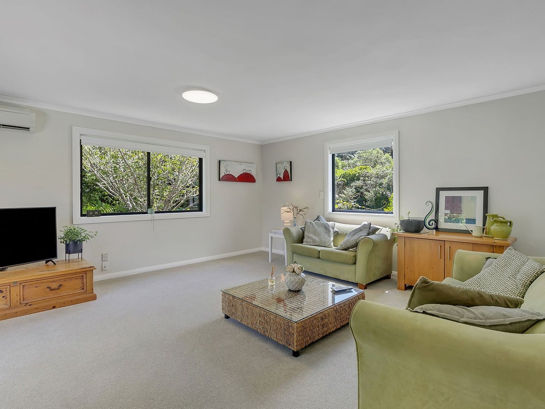 34 Lincoln Avenue, Tawa, Wellington - Carousel 2