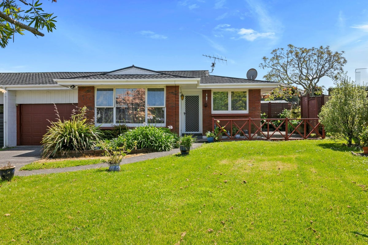 2/41 THE BOULEVARD, Sunnyhills, Auckland - Carousel 1