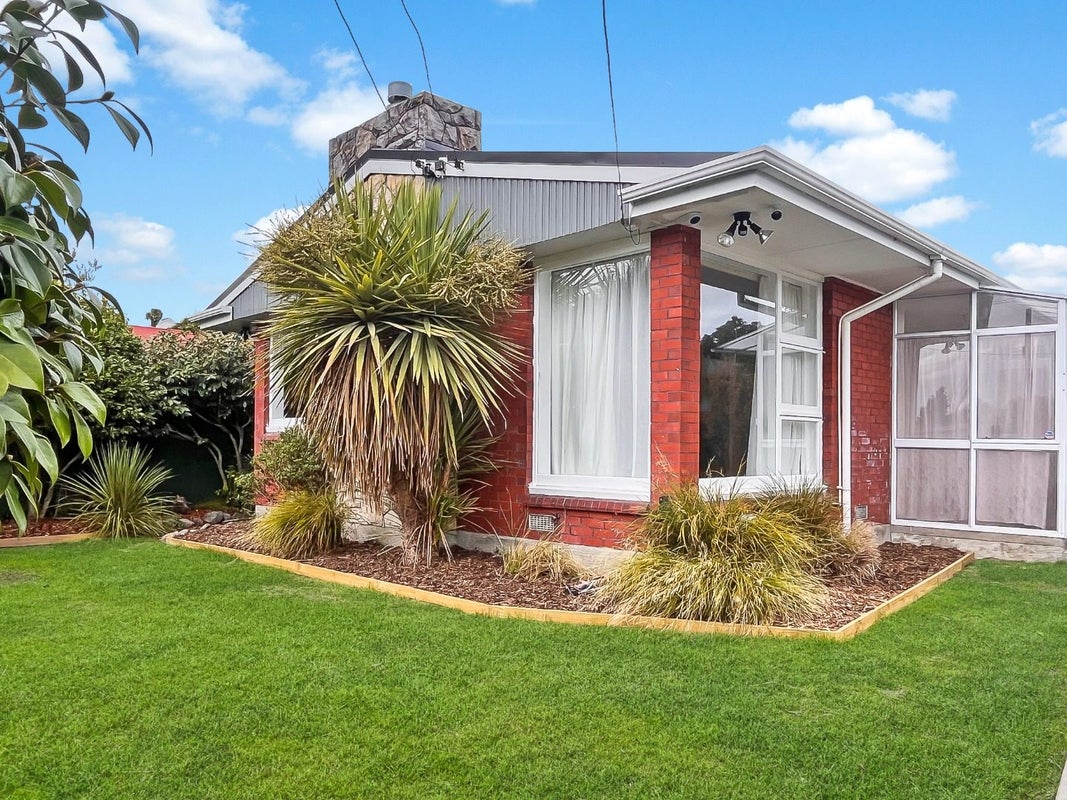 180 Centaurus Road, Saint Martins, Christchurch - Carousel 1