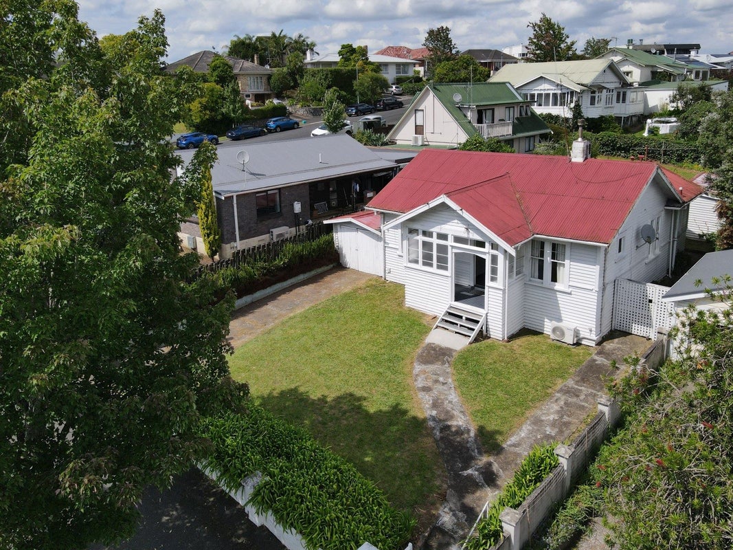 96 Lake Road, Frankton, Hamilton - Carousel 1