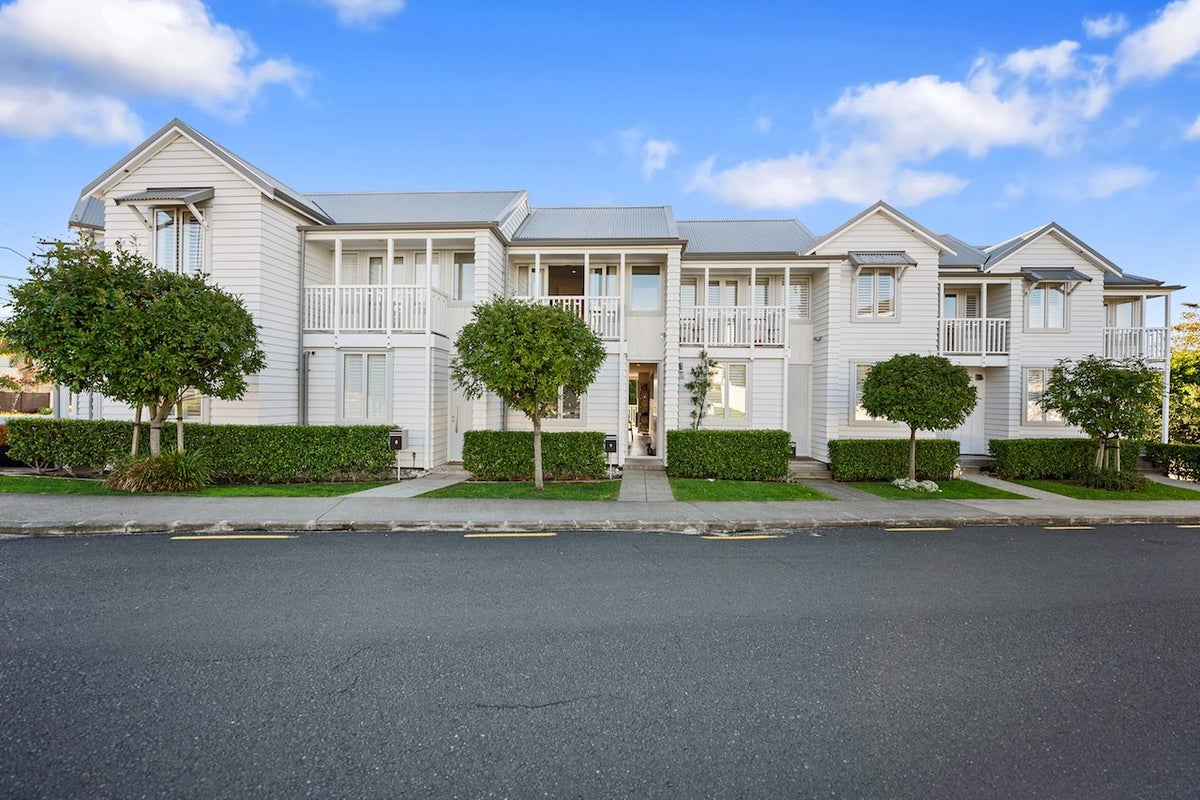 9/83 Hinemoa Street, Birkenhead, Auckland - Carousel 2