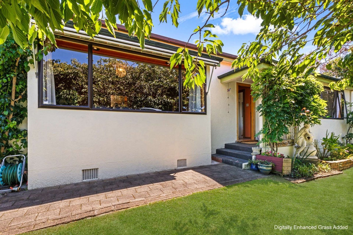 78 Churchill Avenue, Hokowhitu, Palmerston North - Carousel 2