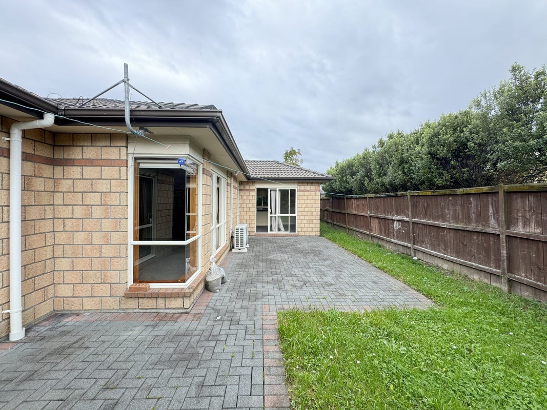 16 Monash Place, Flat Bush, Auckland - Carousel 18