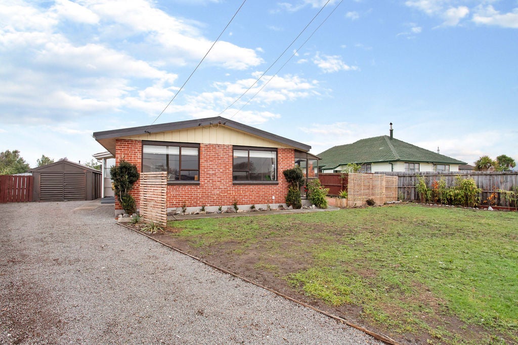 26 Merrington Crescent, Aranui, Christchurch - Carousel 1