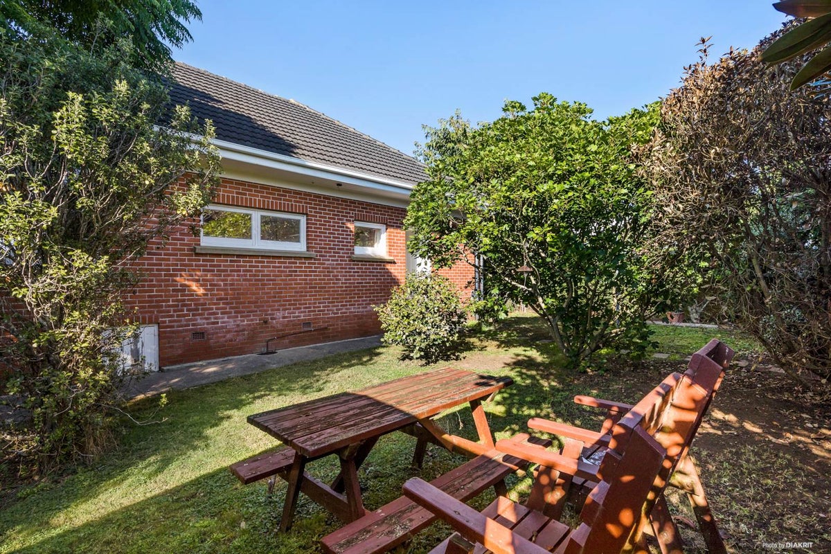 15 Wellesley Road, Mangere Bridge, Auckland - Carousel 2