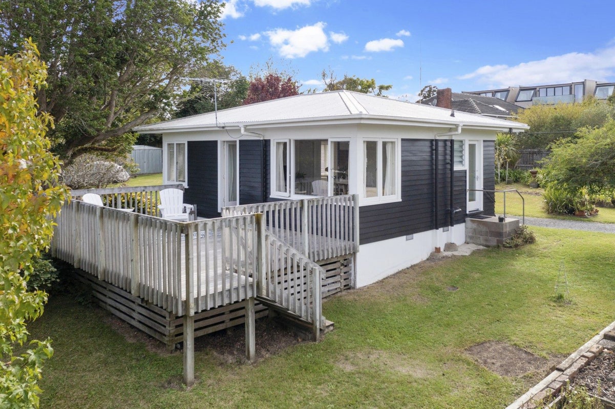55 Merani Street, Belmont, Auckland - Carousel 2