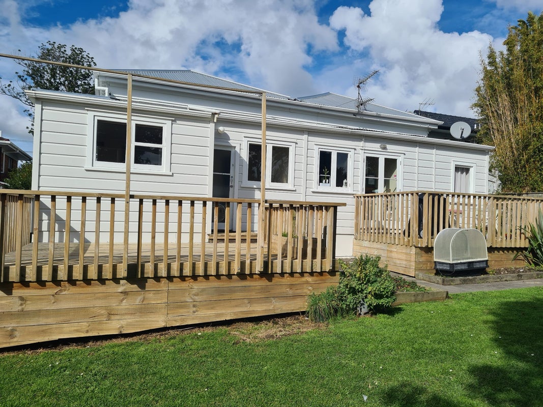 4 Mountain View Road, Morningside, Auckland - Carousel 12