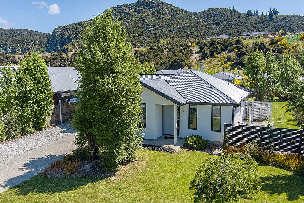 8 Snowberry Street, Albert Town, Wanaka - Carousel 2