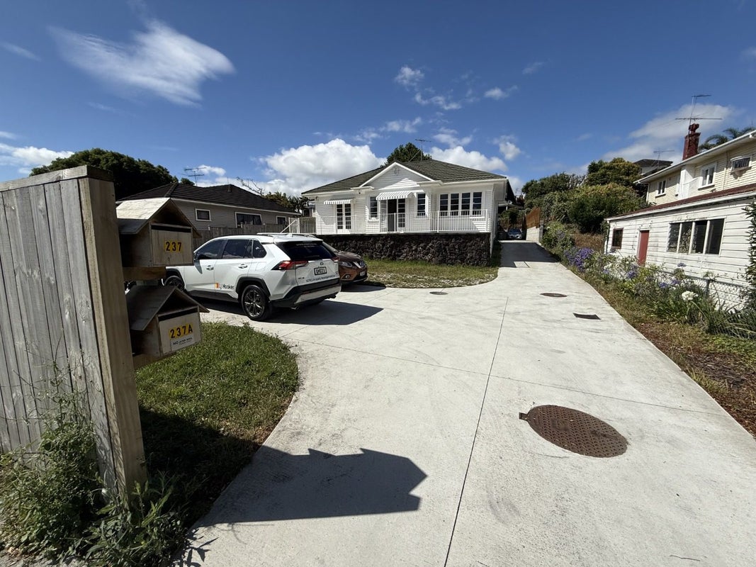 237 Main Highway, Ellerslie, Auckland - Carousel 8