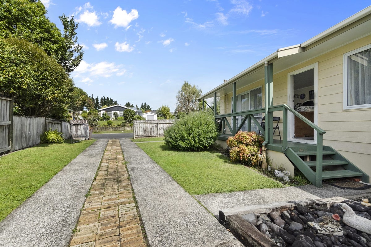 92 Amanda Avenue, Dinsdale, Hamilton - Carousel 12