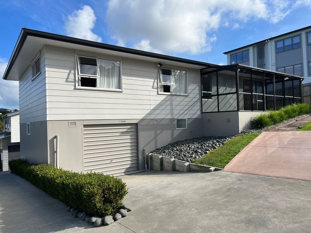 7 Lavery Place, Sunnynook, Auckland - Carousel 2