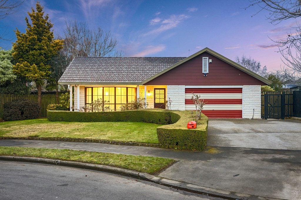 14 Wakelin Place, Redwood, Christchurch - Carousel 1