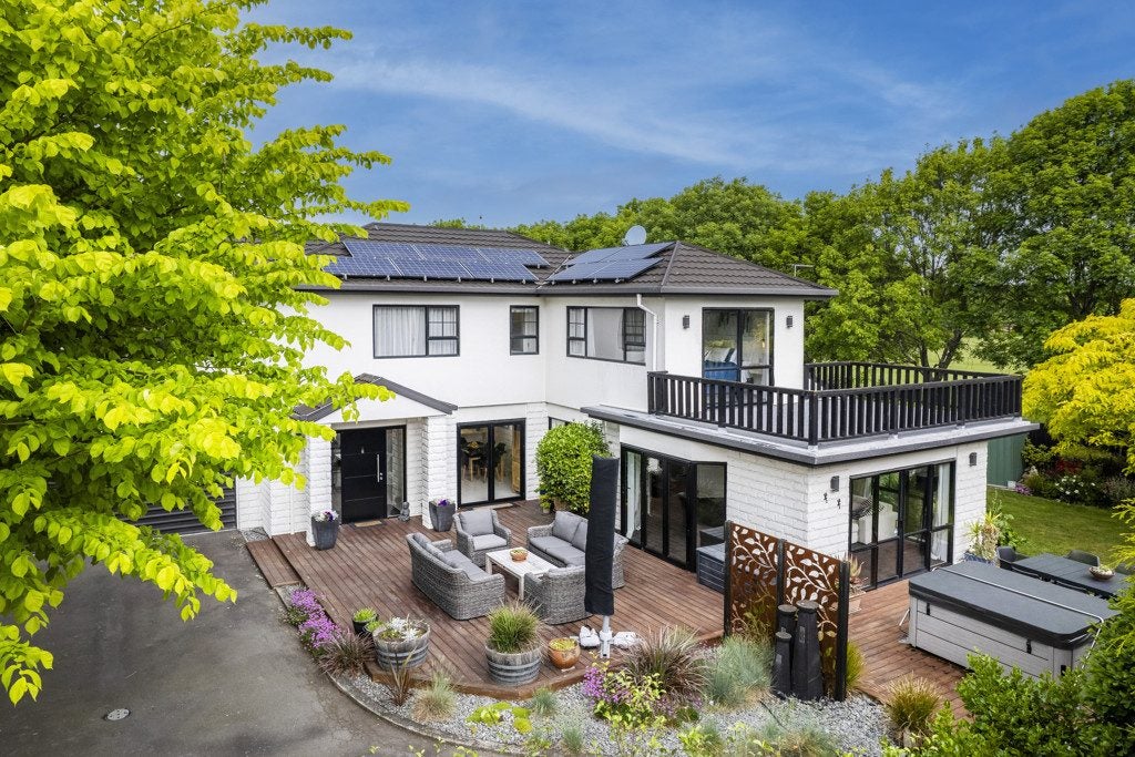 84 Regency Crescent, Redwood, Christchurch - Carousel 1