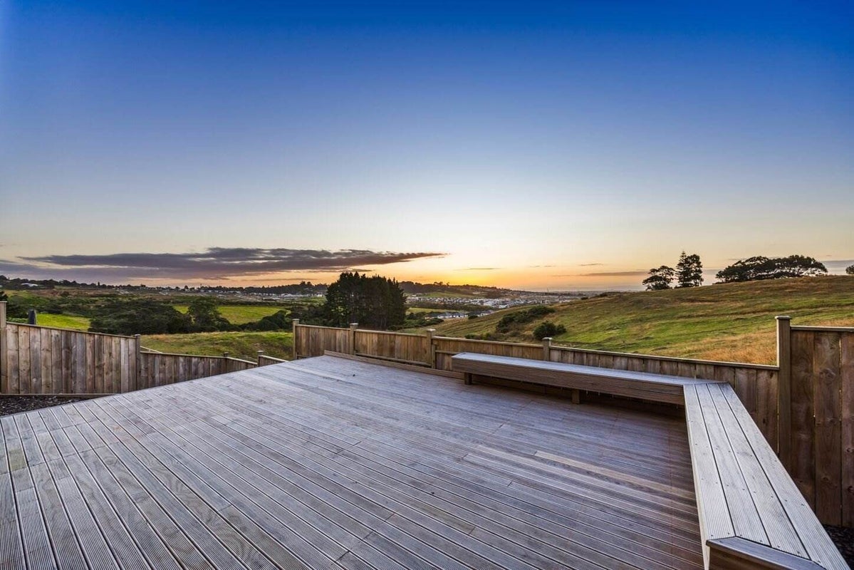 20 Bendridge Street, Flat Bush, Manukau City, Auckland - Carousel 1