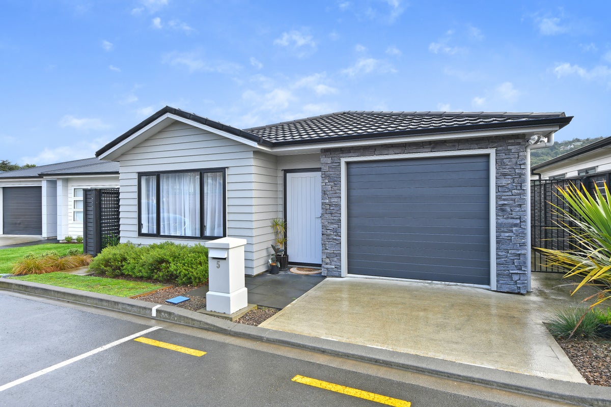 5 Jessie Donald Way, Avalon, Lower Hutt - Carousel 1