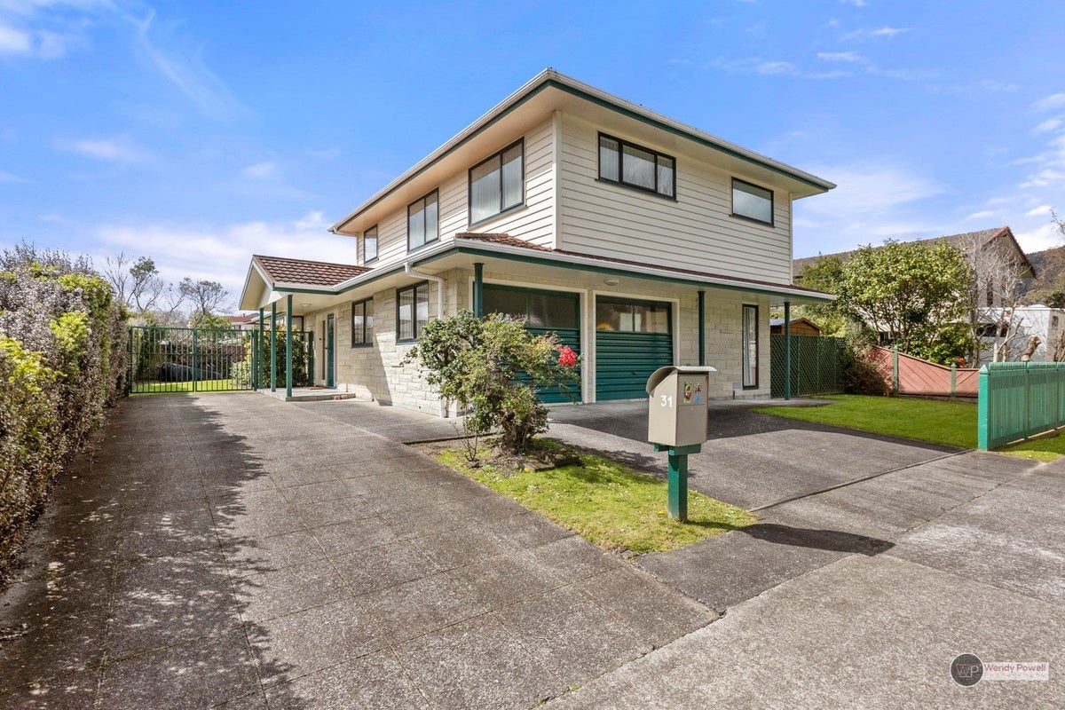 31 Waddington Drive, Naenae, Lower Hutt - Carousel 2