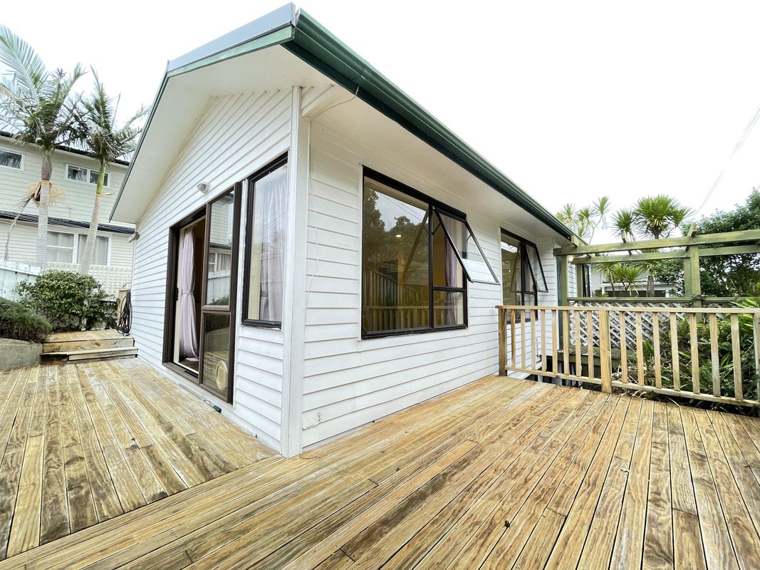 3/78 Seaview Road, Castor Bay, Auckland - Carousel 1