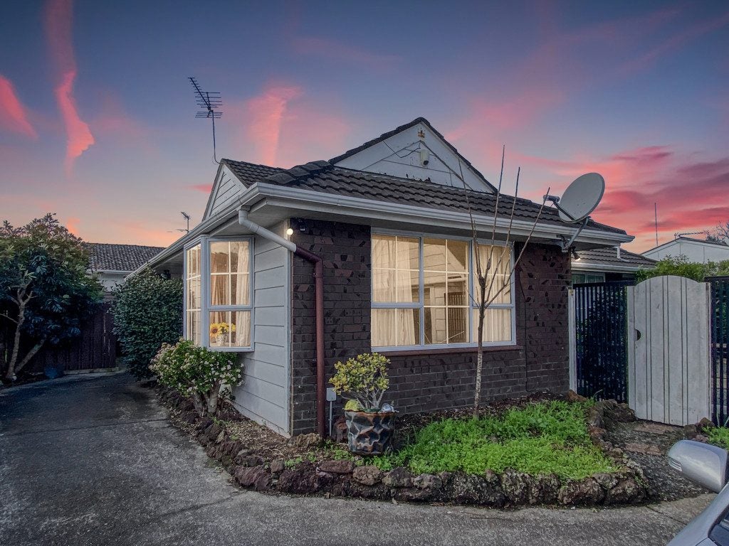 3/13 Turama Road, Royal Oak, Auckland - Carousel 1