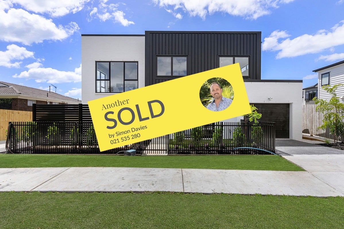 22A Borrowdace Avenue, Botany Downs, Auckland - Carousel 1