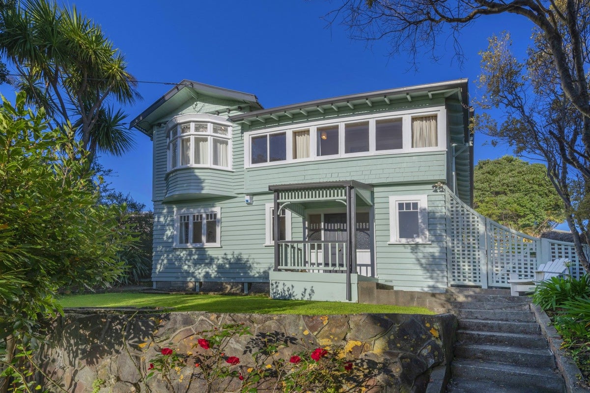 24 Totara Road, Miramar, Wellington - Carousel 1
