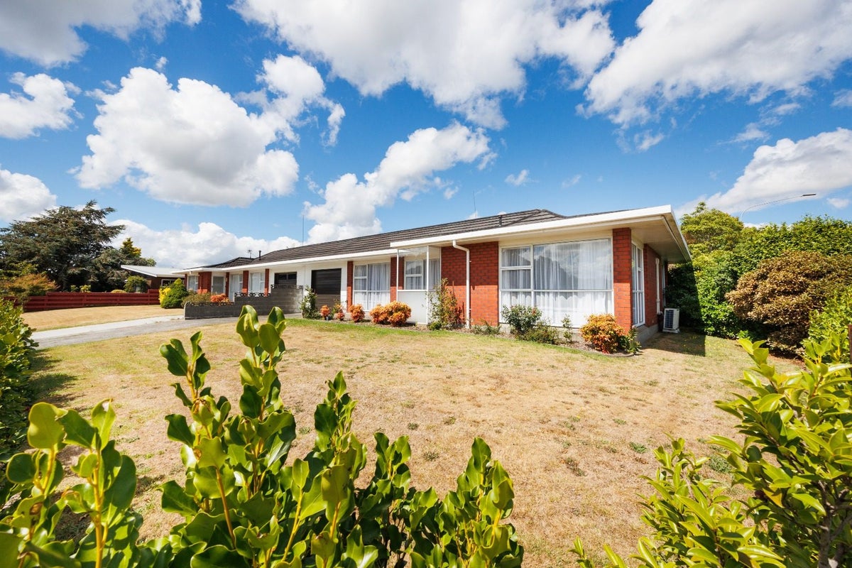 23 Wallace Place, Hokowhitu, Palmerston North - Carousel 1