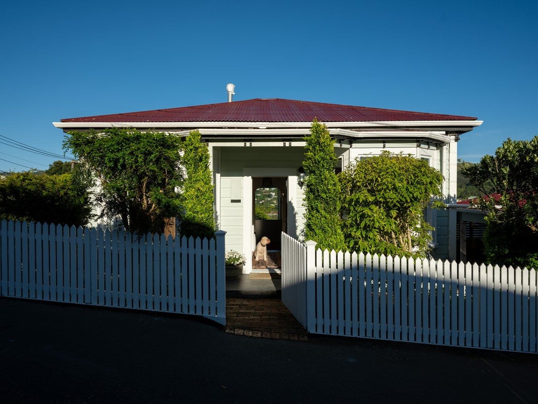 28 Pitt Street, Wadestown, Wellington - Carousel 1