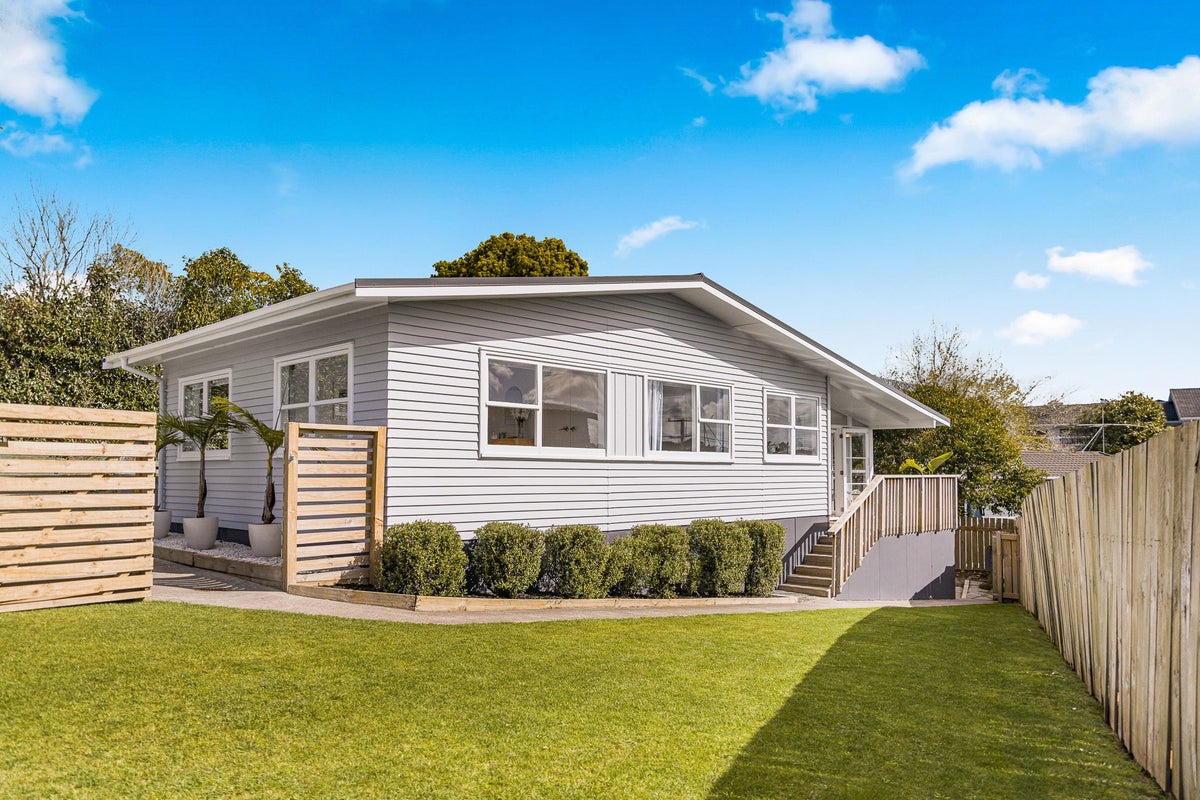 108 Lauderdale Road, Birkdale, Auckland - Carousel 1