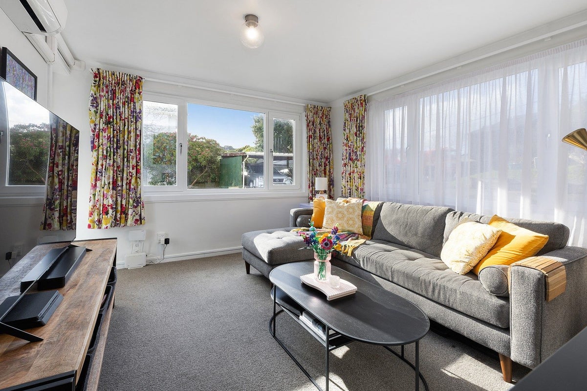 5/18 Agra Crescent, Khandallah, Wellington - Carousel 1