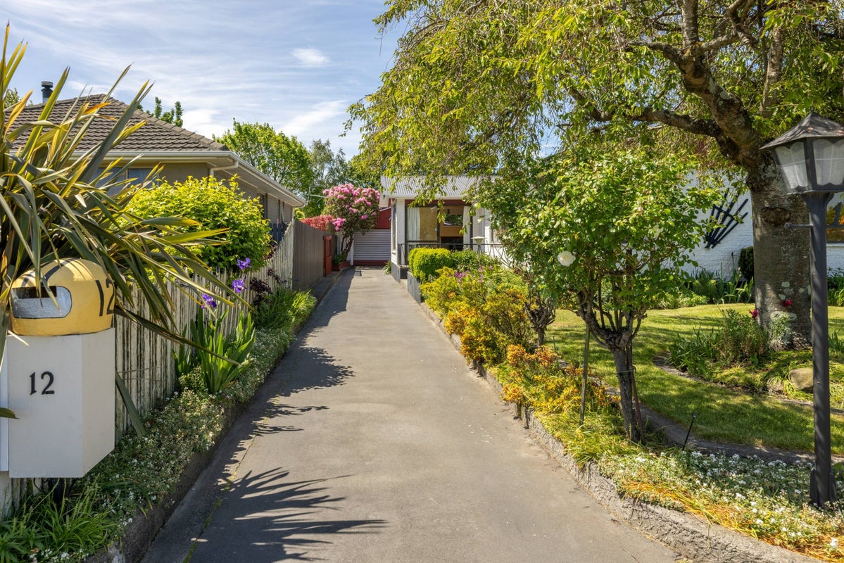 12 Fairmont Place, Hornby, Christchurch - Carousel 24