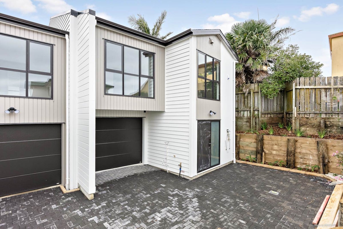 21F Craigbank Avenue, New Lynn, Auckland - Carousel 1