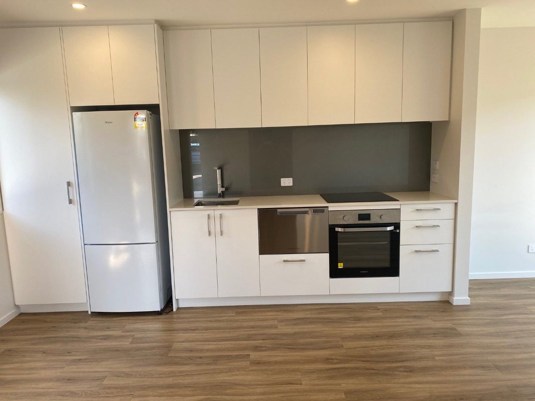 2/515 Worcester Street, Linwood, Christchurch - Carousel 2