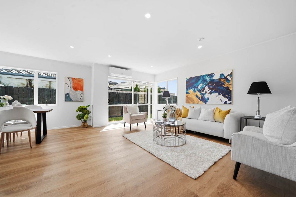 139 Naylors Drive, Mangere, Auckland - Carousel 2