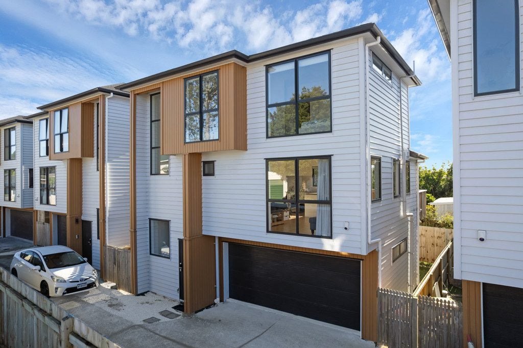 29D Rata Street, New Lynn, Auckland - Carousel 2