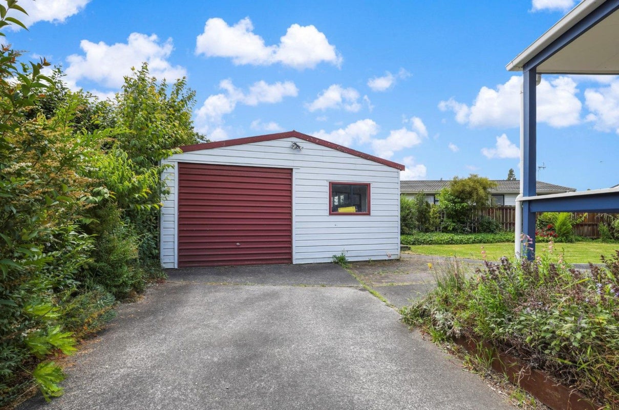 36 Waterford Road, Fitzroy, Hamilton - Carousel 11
